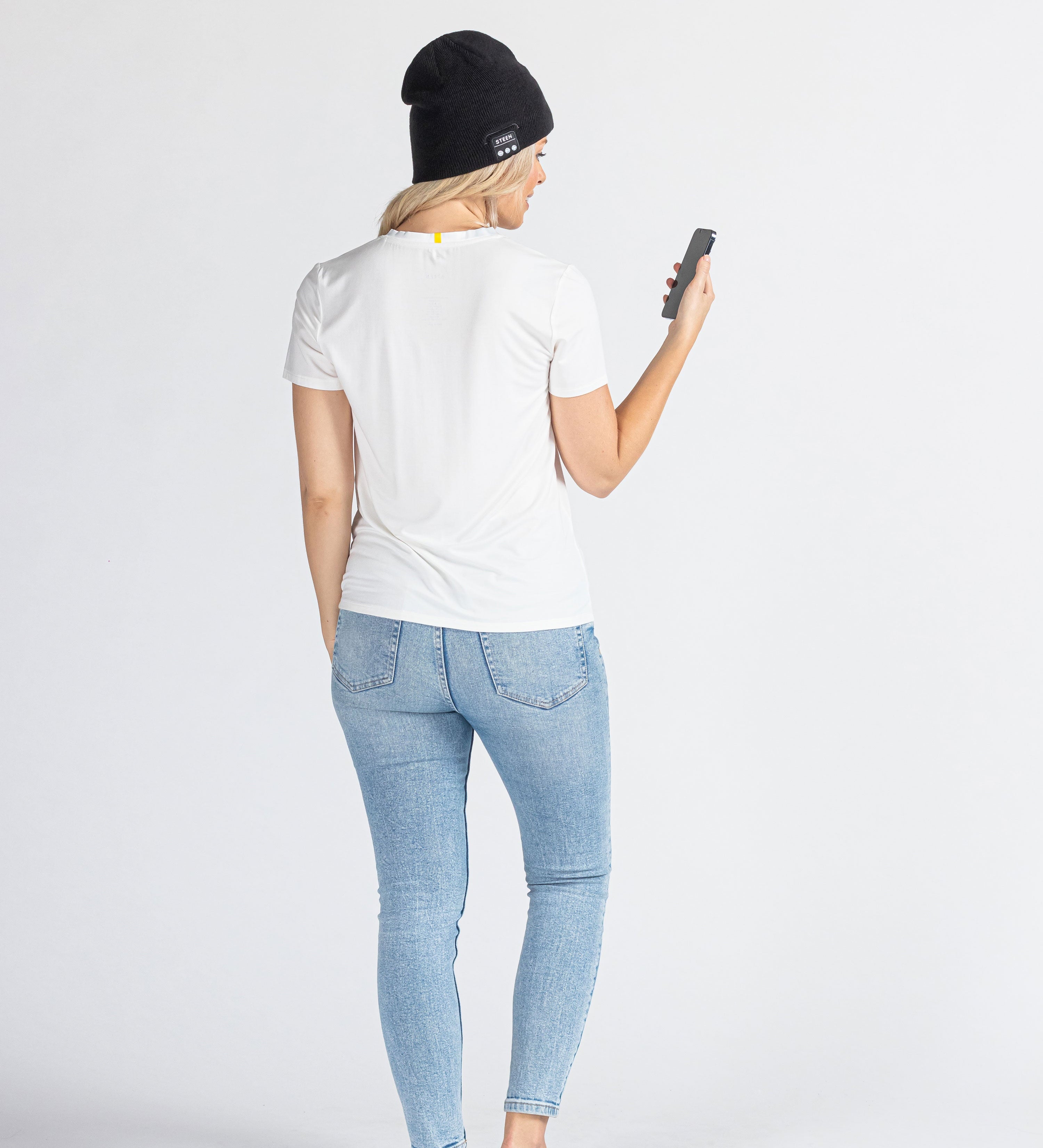 STEEN Music Beanie with Integrated Headphones Unisex